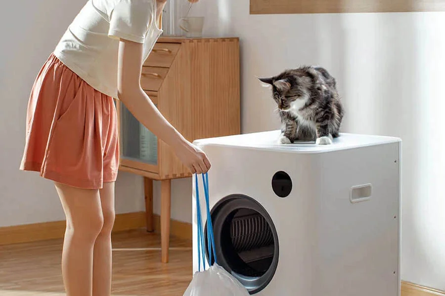 litter box that cleans itself